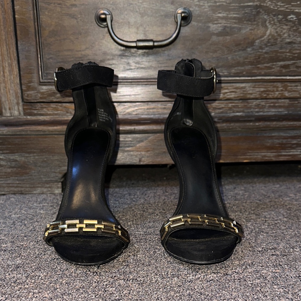 Guess Black and Gold Chain Heels